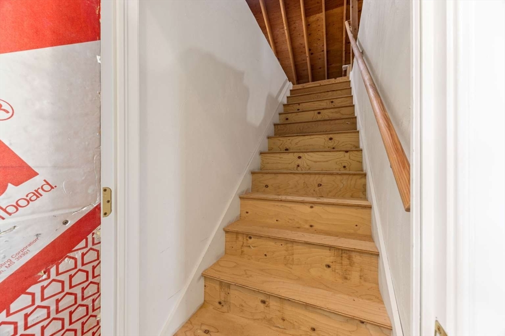 110 Commerce Road Barnstable, MA 02630 - Photo 41 of 41 a view of entryway