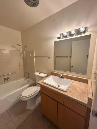 $1,195 | 5233 East University Drive, Unit B, Mesa, AZ 85205