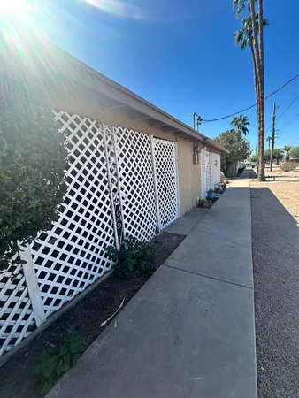 $1,195 | 5233 East University Drive, Unit B, Mesa, AZ 85205