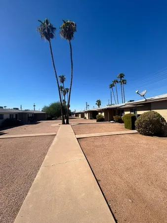 $1,195 | 5233 East University Drive, Unit B, Mesa, AZ 85205