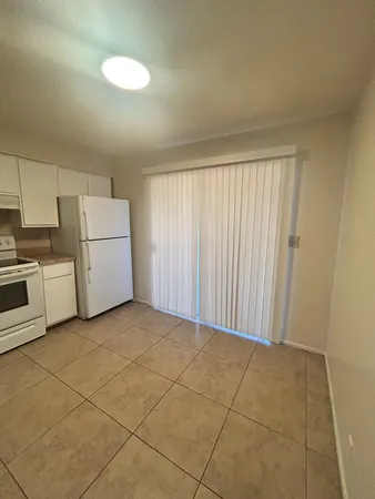 $1,195 | 5233 East University Drive, Unit B, Mesa, AZ 85205