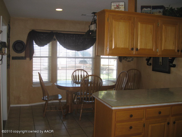 8707 South Blessen Road Amarillo, TX 79119 - Photo 10 of 28 Kitchen/Dining