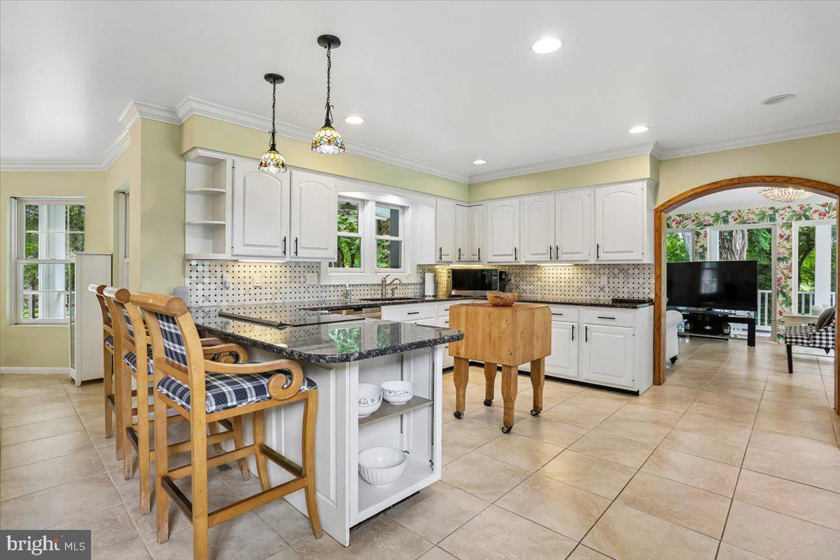 8603 Brickyard Road Potomac, MD 20854 - Photo 21 of 135 Kitchen