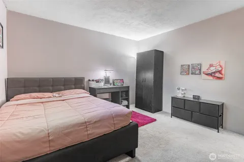 $300,000 | 17515 151st Avenue Southeast, Unit 66, Renton, WA 98058