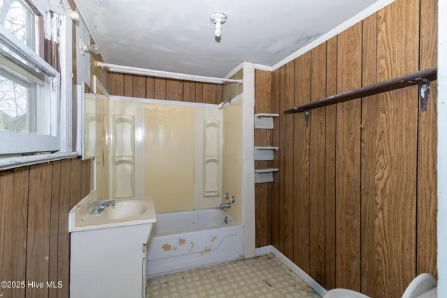 $185,000 | 230 Indian Trail Road, Edenton, NC 27932