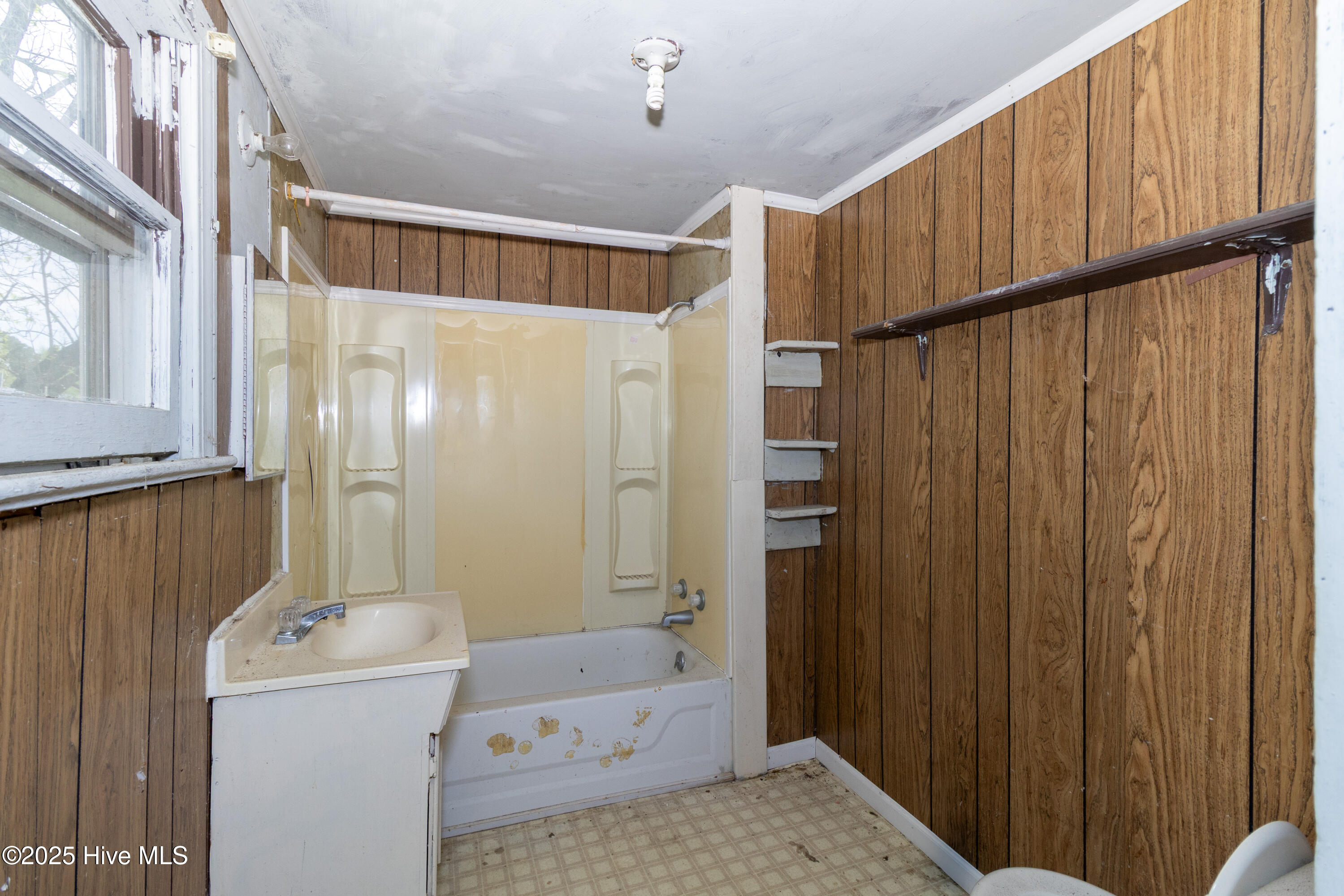 230 Indian Trail Road Edenton, NC 27932 - Photo 8 of 28 Full Bath