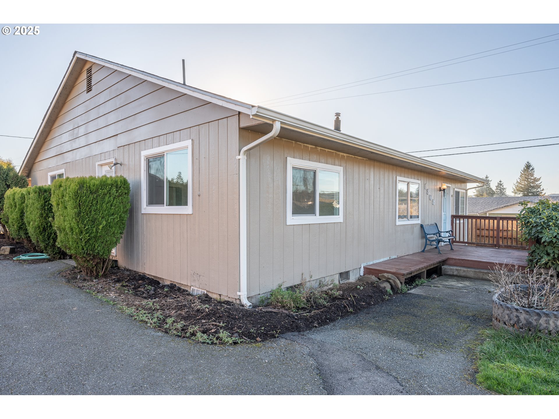 1808 Maple Street Myrtle Point, OR 97458 - Photo 2 of 34 Gallery Image 2