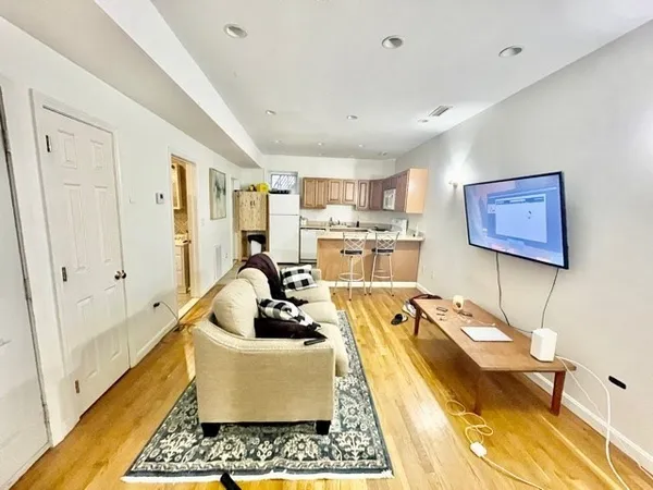$3,200 | 111 Salem Street, Unit 1, Boston, MA 02113