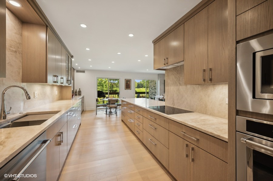 3900 Mission Hills Road, Unit 105 Northbrook, IL 60062 - Photo 11 of 27 Gallery Image 11