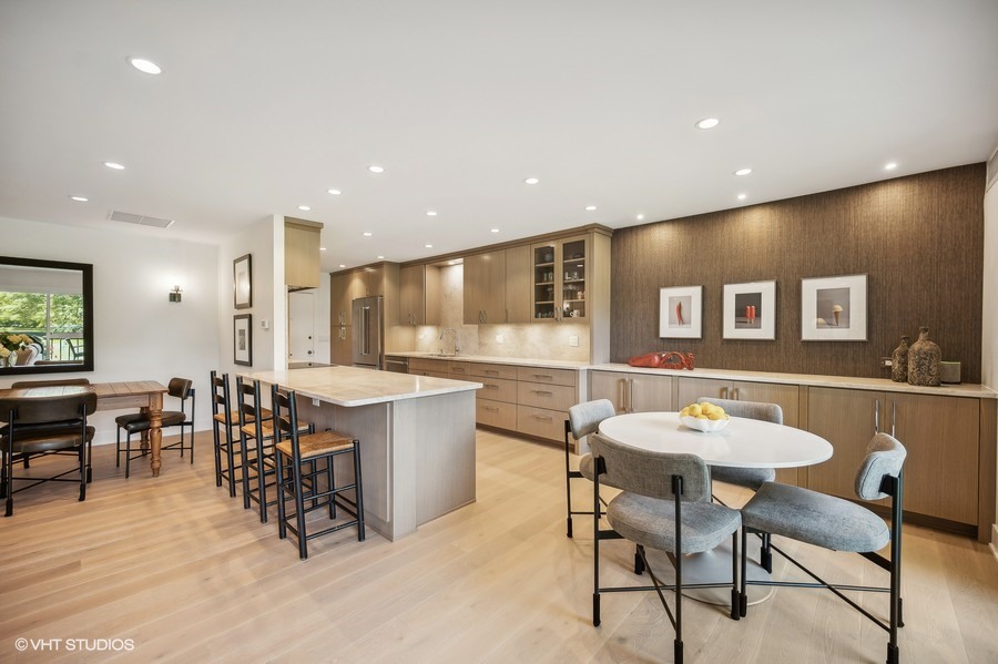 3900 Mission Hills Road, Unit 105 Northbrook, IL 60062 - Photo 7 of 27 Gallery Image 7