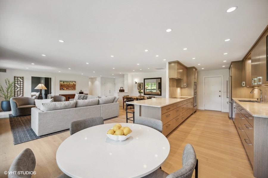 3900 Mission Hills Road, Unit 105 Northbrook, IL 60062 - Photo 8 of 27 Gallery Image 8
