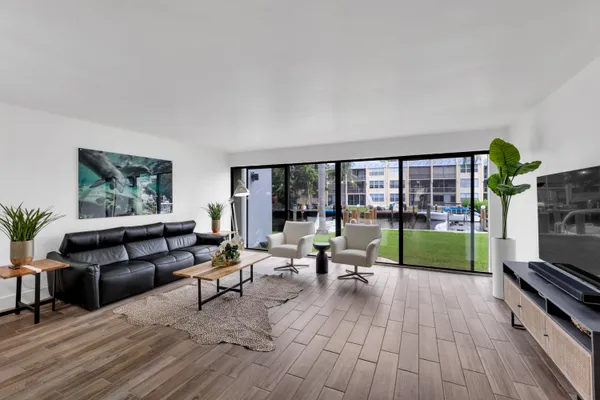 $379,788 | 1100 Southeast 5th Court, Unit 45, Pompano Beach, FL 33060