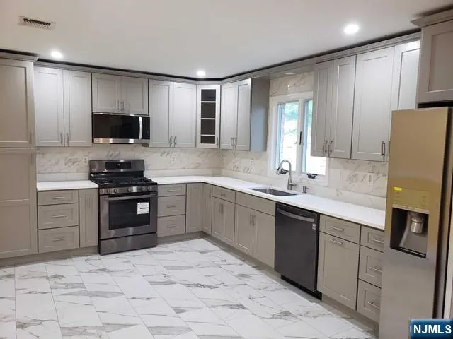 $3,400 | 478 Walnut Street, Ridgefield, NJ 07657