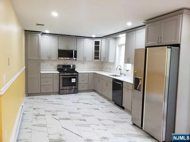 $3,400 | 478 Walnut Street, Ridgefield, NJ 07657