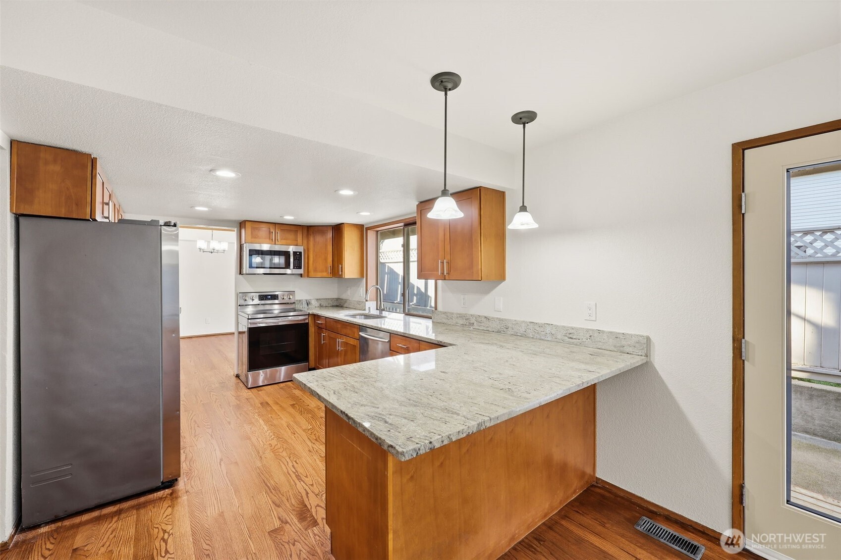 15931 22nd Avenue Southwest Burien, WA 98166 - Photo 8 of 40