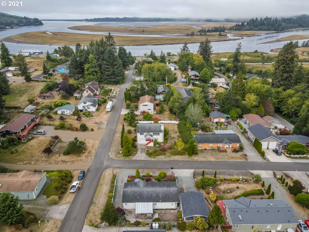 85 4th Street Wheeler, OR 97147 - Photo 32 of 32 Gallery Image 32