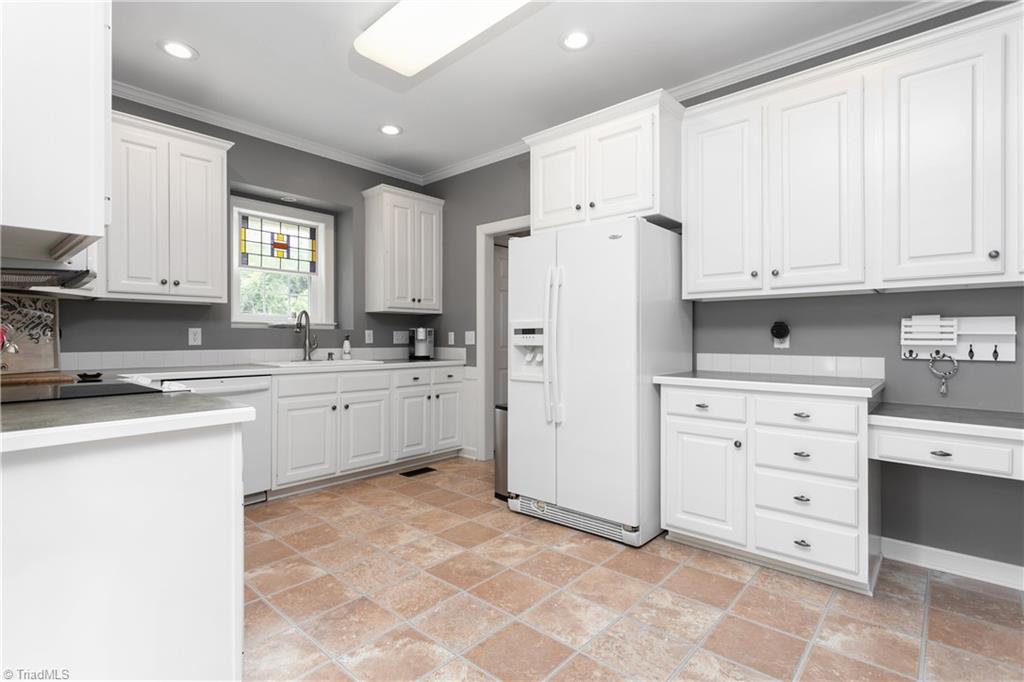 5290 Mountain View Road Winston-Salem, NC 27104 - Photo 16 of 46 Gallery Image 16