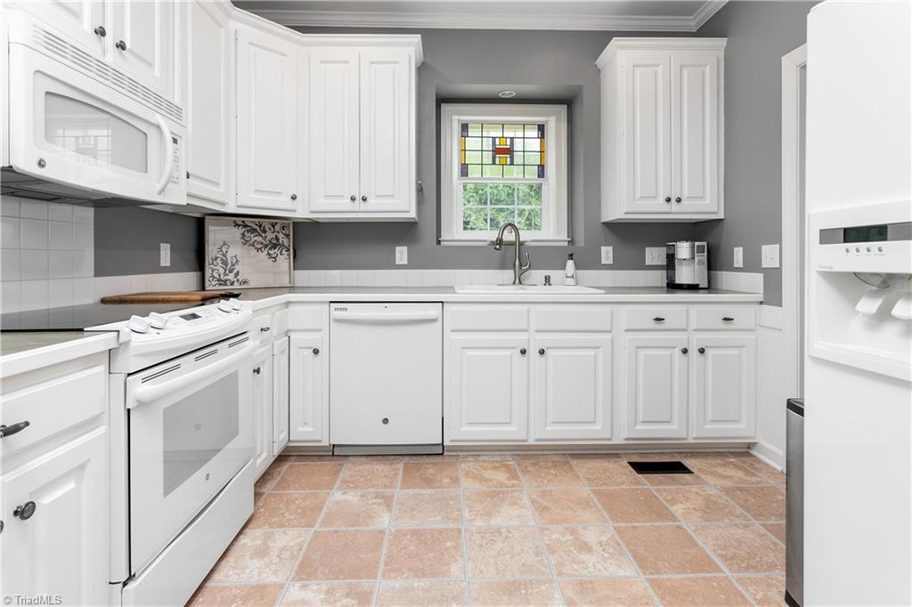 5290 Mountain View Road Winston-Salem, NC 27104 - Photo 17 of 46 Gallery Image 17