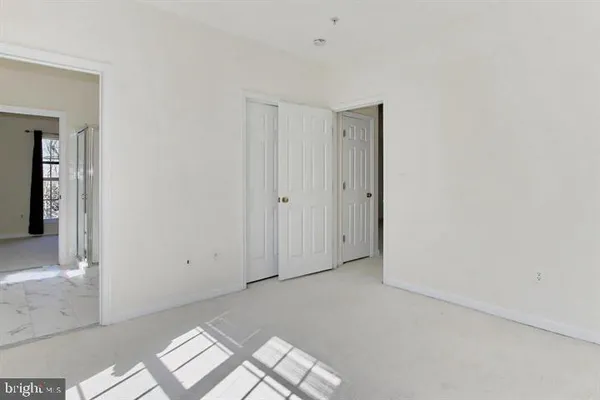 $2,900 | 11314 Westbrook Mill Lane, Unit 302, Fairfax, VA 22030