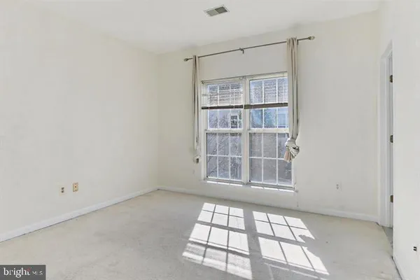 $2,900 | 11314 Westbrook Mill Lane, Unit 302, Fairfax, VA 22030