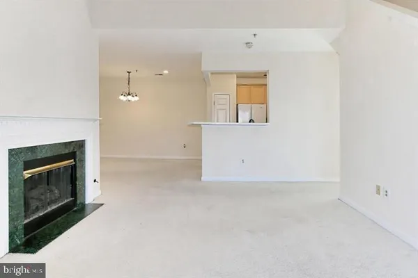 $2,900 | 11314 Westbrook Mill Lane, Unit 302, Fairfax, VA 22030