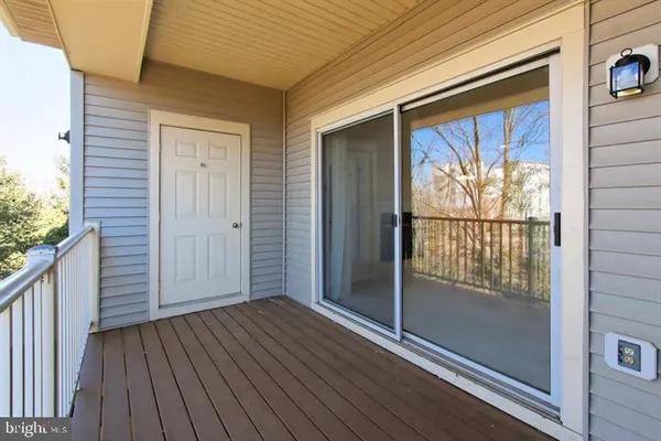 $2,900 | 11314 Westbrook Mill Lane, Unit 302, Fairfax, VA 22030