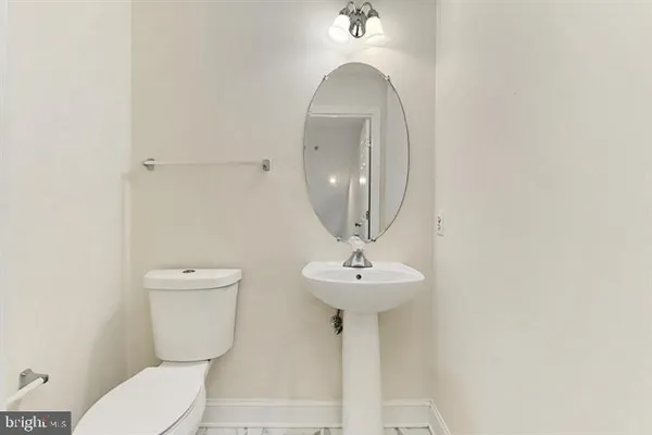 $2,900 | 11314 Westbrook Mill Lane, Unit 302, Fairfax, VA 22030