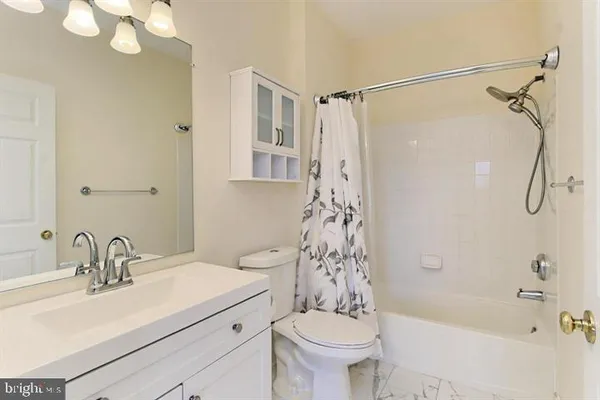 $2,900 | 11314 Westbrook Mill Lane, Unit 302, Fairfax, VA 22030