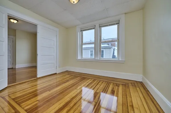 $2,600 | 44 Park Street, Unit 3, Salem, MA 01970