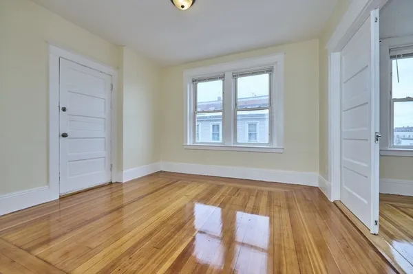 $2,600 | 44 Park Street, Unit 3, Salem, MA 01970