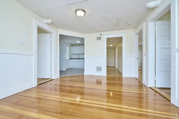 $2,600 | 44 Park Street, Unit 3, Salem, MA 01970