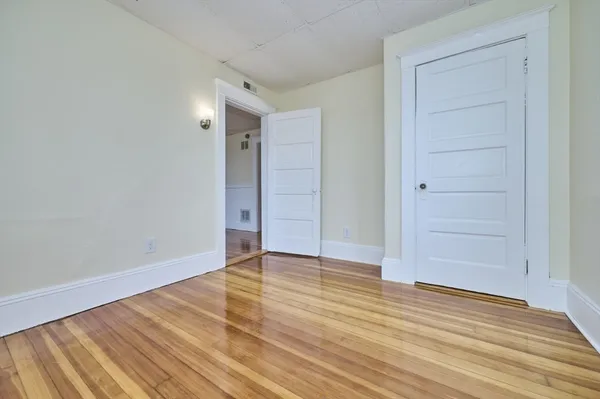 $2,600 | 44 Park Street, Unit 3, Salem, MA 01970