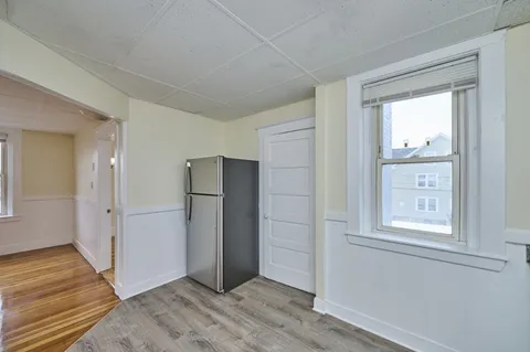 $2,600 | 44 Park Street, Unit 3, Salem, MA 01970