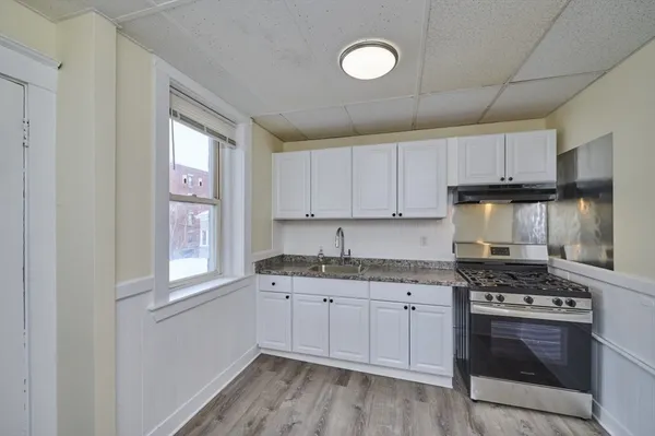 $2,600 | 44 Park Street, Unit 3, Salem, MA 01970