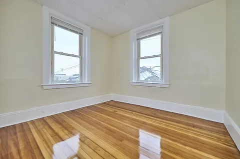 $2,600 | 44 Park Street, Unit 3, Salem, MA 01970