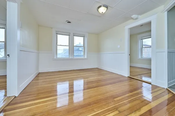 $2,600 | 44 Park Street, Unit 3, Salem, MA 01970