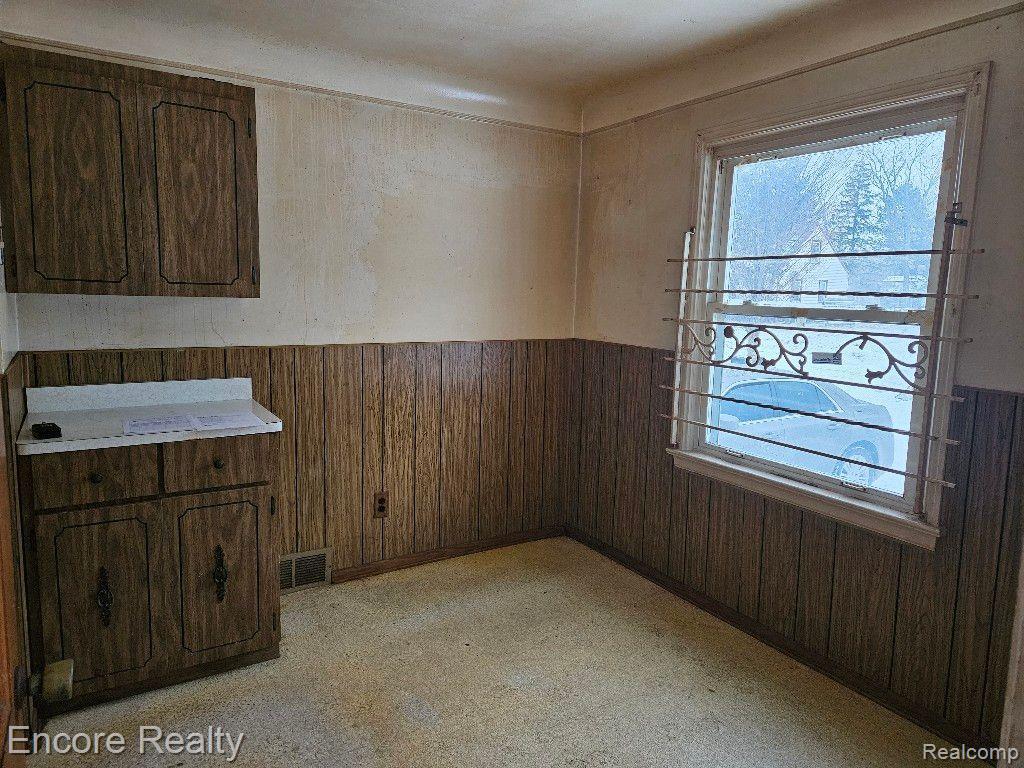 9039 Rutland Street Detroit, MI 48228 - Photo 9 of 19 Gallery Image 9