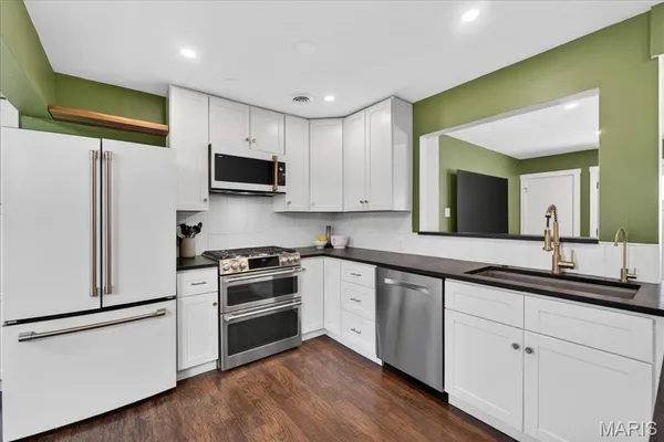 $475,000 | 128 Embassy Lane, St. Louis, MO 63122