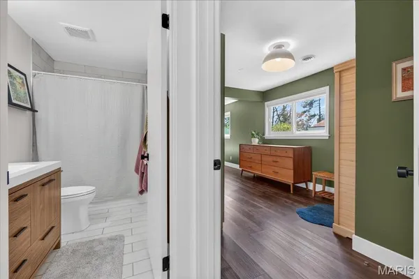 $475,000 | 128 Embassy Lane, St. Louis, MO 63122