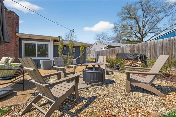 $475,000 | 128 Embassy Lane, St. Louis, MO 63122