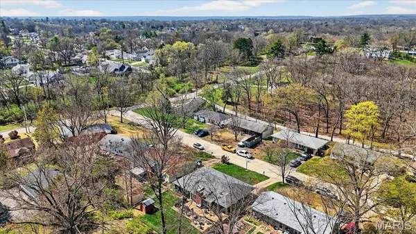 $475,000 | 128 Embassy Lane, St. Louis, MO 63122