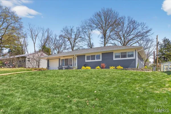 $475,000 | 128 Embassy Lane, St. Louis, MO 63122