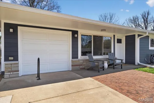 $475,000 | 128 Embassy Lane, St. Louis, MO 63122