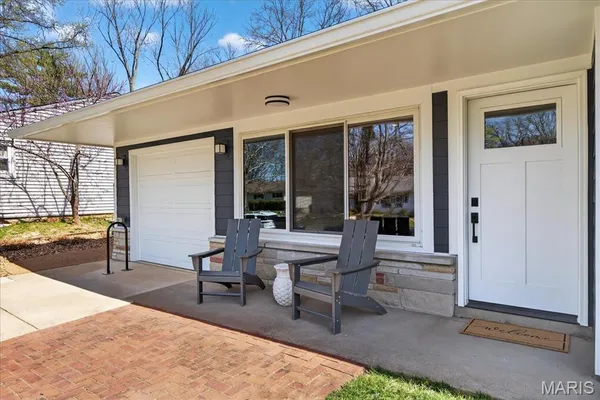 $475,000 | 128 Embassy Lane, St. Louis, MO 63122