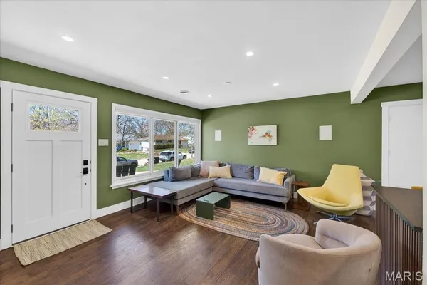 $475,000 | 128 Embassy Lane, St. Louis, MO 63122
