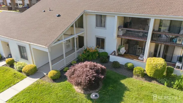 $289,900 | 5 Avon Drive, Unit 5S, East Windsor, NJ 08520