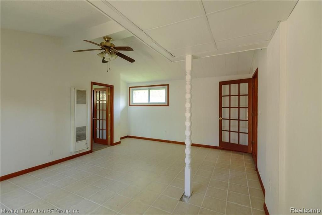 8431 Belleville Road Belleville, MI 48111 - Photo 12 of 42