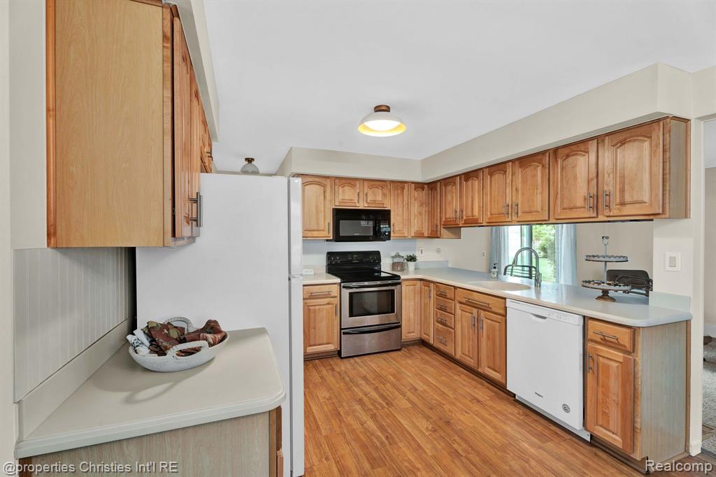 14090 Levan Road Livonia, MI 48154 - Photo 16 of 42