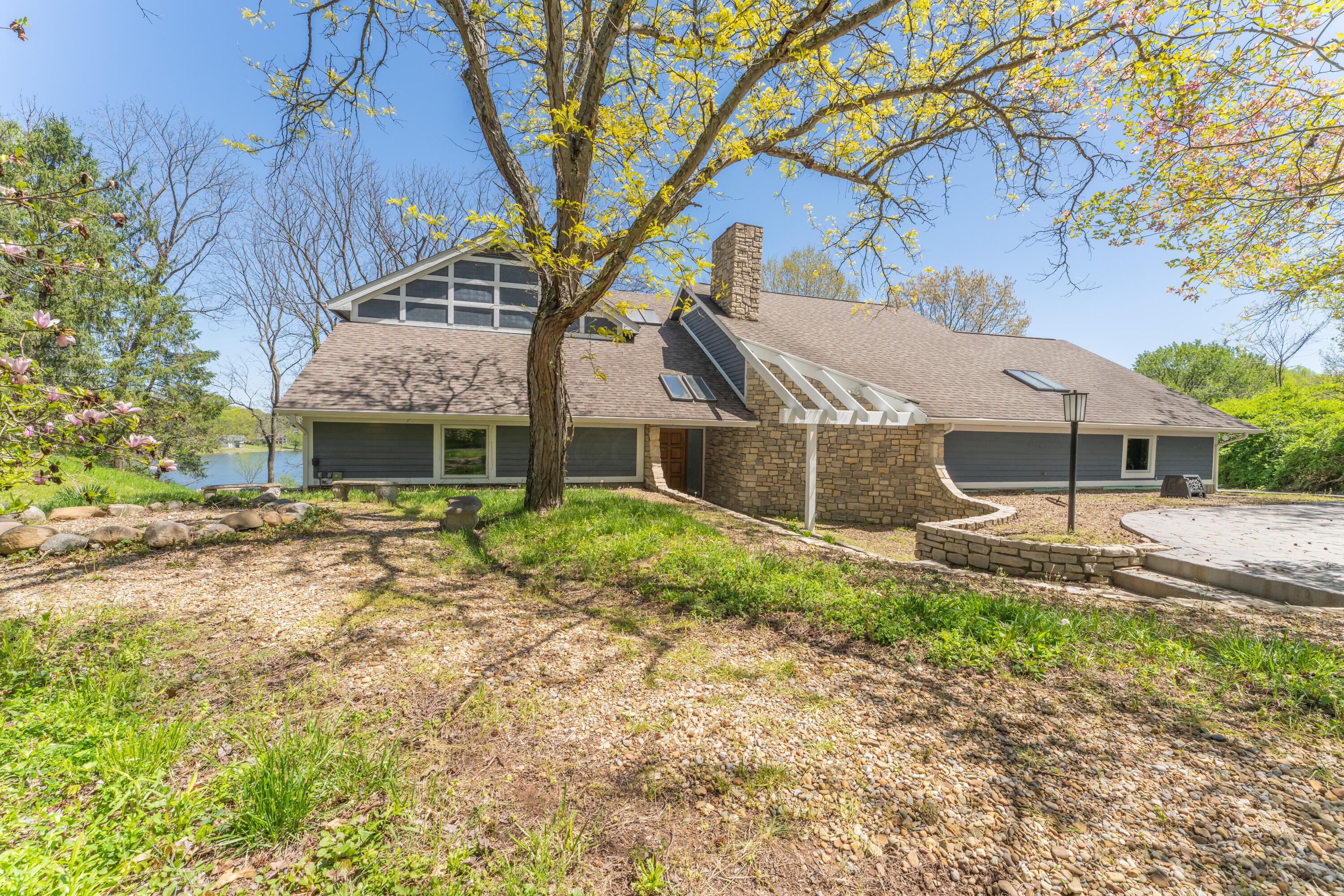 29740 Blosser Road Logan, OH 43138 - Photo 4 of 104 29740Blosser-2091-HDR