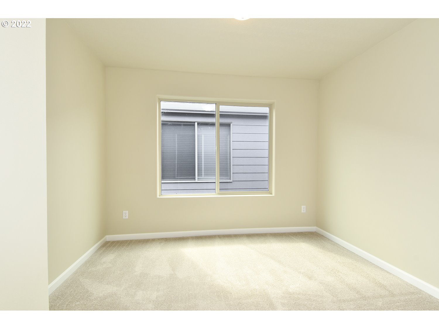 4791 Southwest 179th Avenue Beaverton, OR 97078 - Photo 23 of 27 a view of an empty room and window